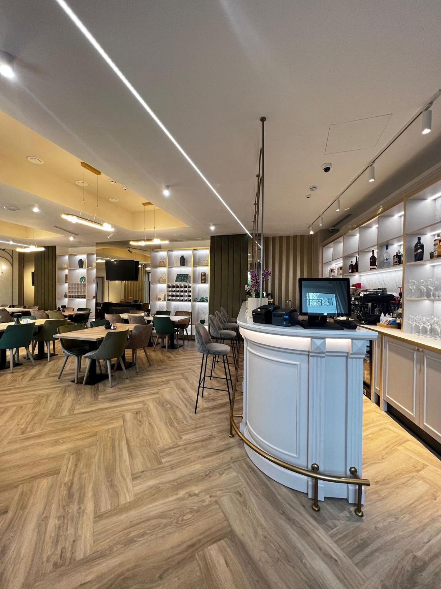Boutique Hotel Bals Zewnętrze zdjęcie